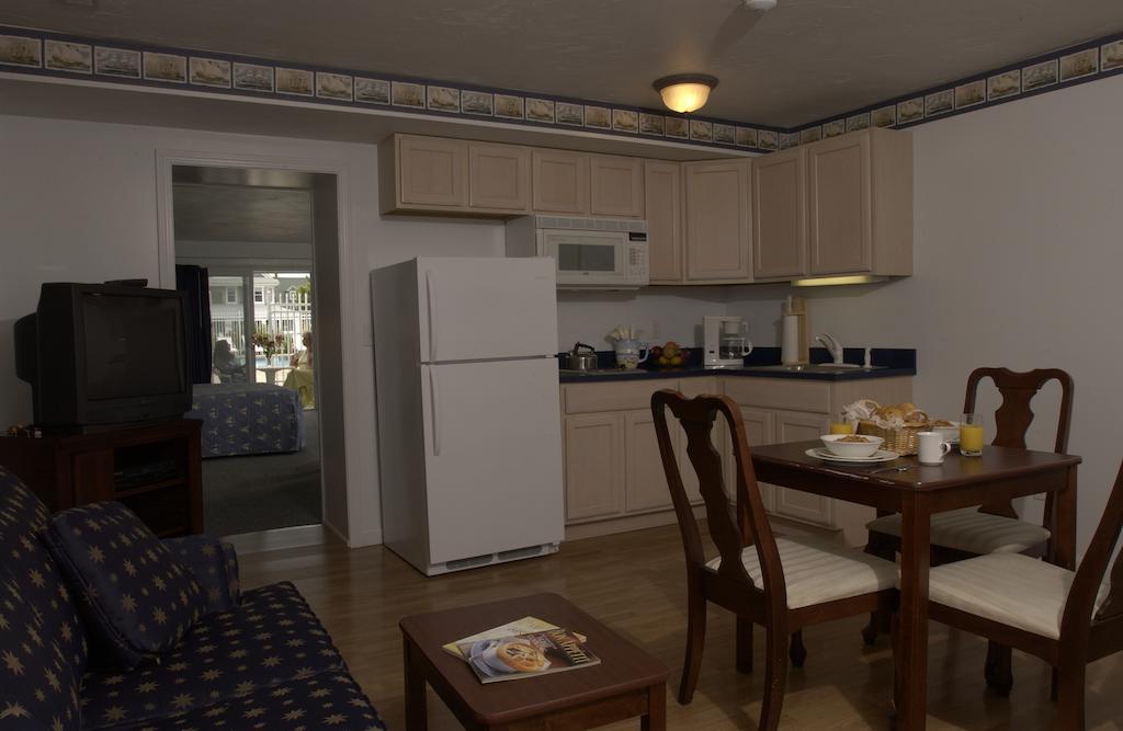Innseason Captain's Quarters *