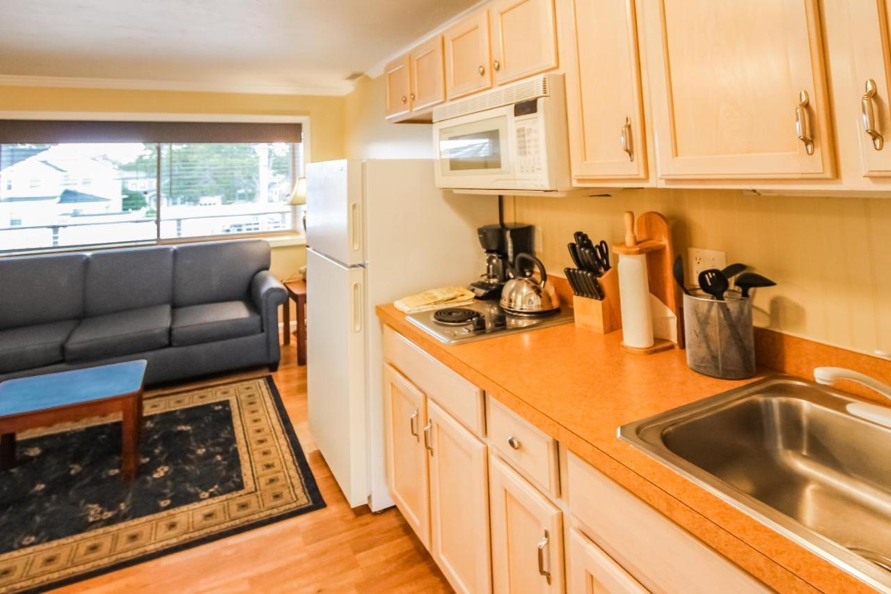 Innseason Captain's Quarters *